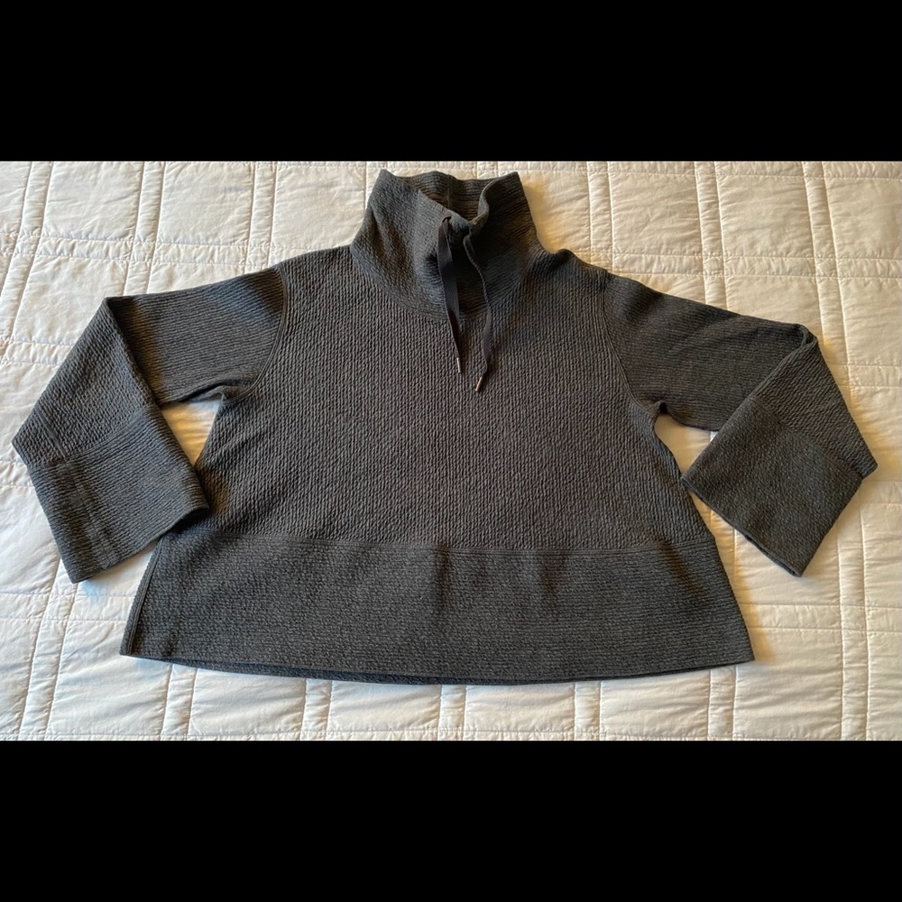 EUC Lululemon Sweatshirt in Heather Gray, Size M